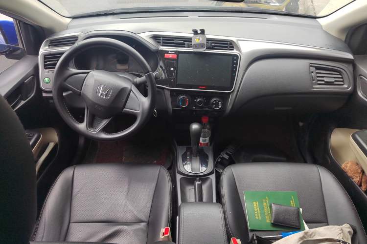 Used Honda City 2015 1.5L CVT Comfort Version Center Console