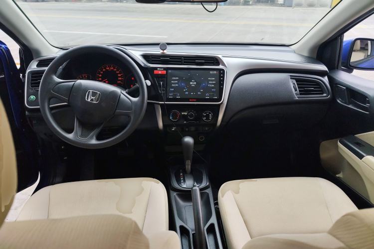 Used Honda City 2015 1.5L CVT Comfort Version Center Console