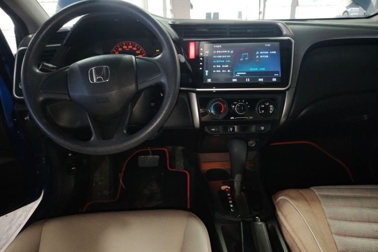 Used Honda City 2015 1.5L CVT Comfort Version Center Console