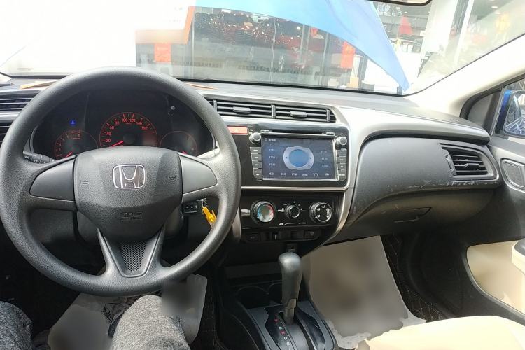 Used Honda City 2015 1.5L CVT Comfort Version Center Console