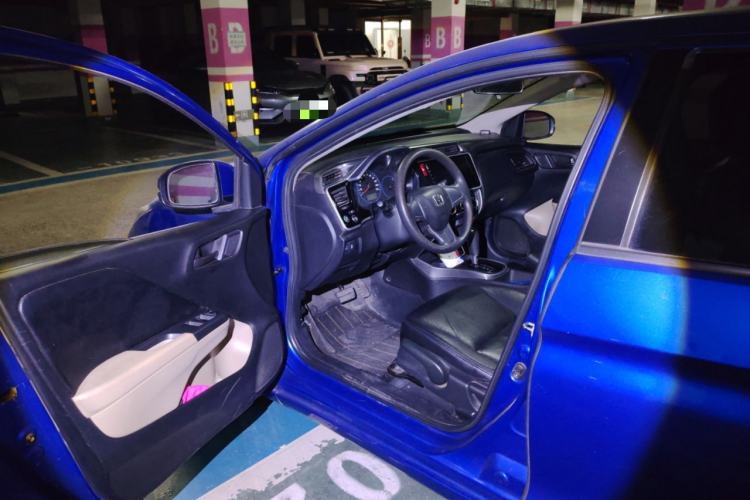 Used Honda City 2015 1.5L CVT Luxury Edition Driver Seat