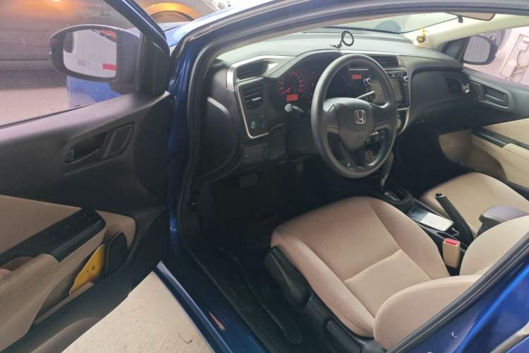 Used Honda City 2015 1.5L CVT Comfort Version Driver Seat