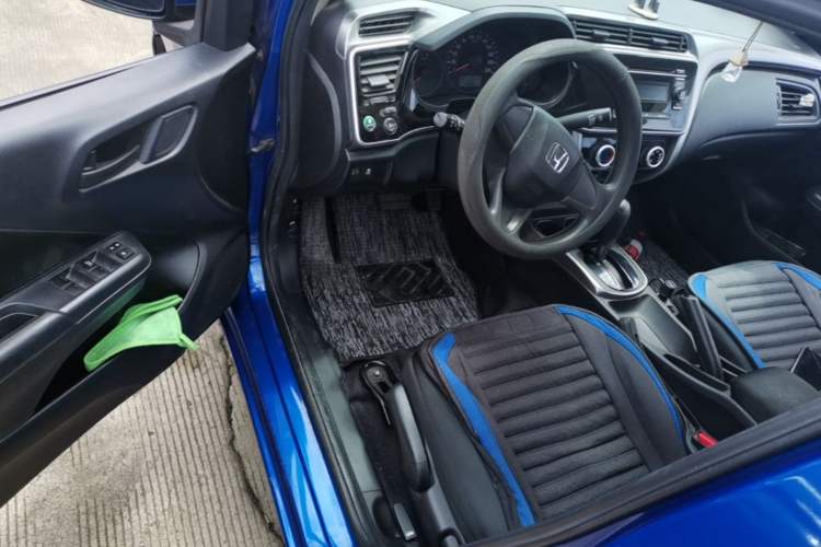 Used Honda City 2015 1.5L CVT Luxury Edition Driver Seat