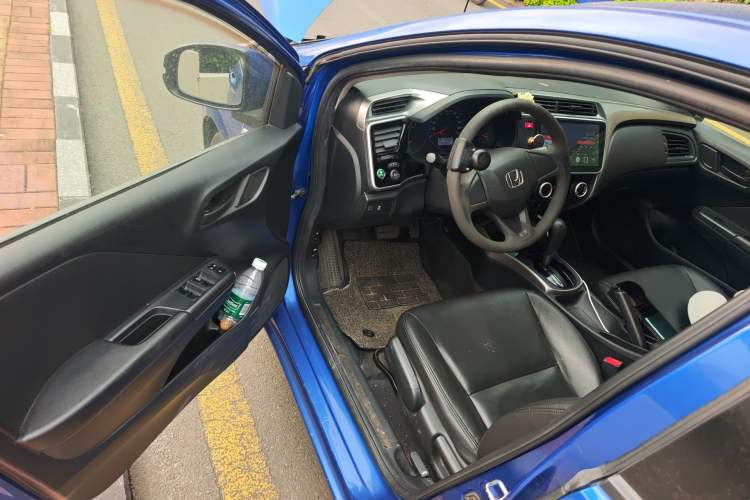 Used Honda City 2015 1.5L CVT Luxury Edition Driver Seat