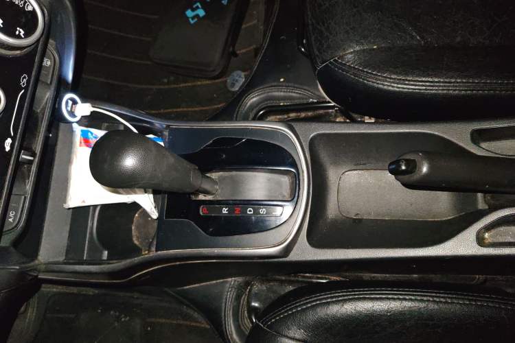 Used Honda City 2015 1.5L CVT Luxury Edition Gear Lever