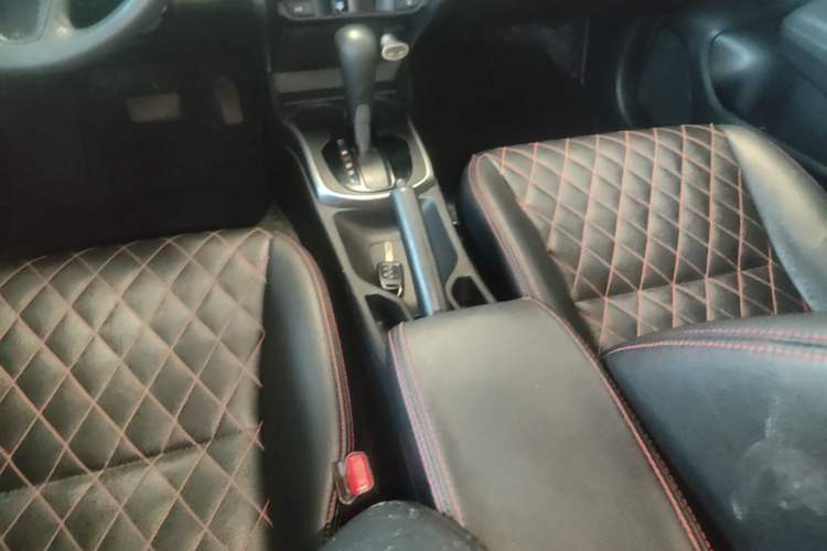 Used Honda City 2015 1.5L CVT Luxury Edition Gear Lever