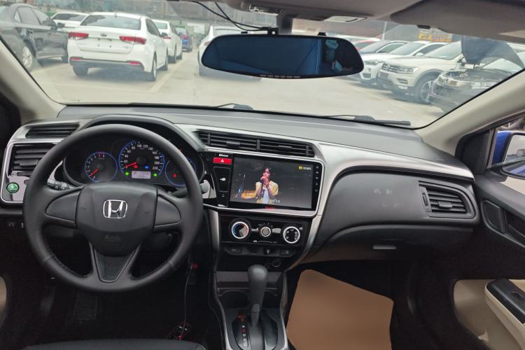 Used Honda City 2015 1.5L CVT Luxury Edition Interior 2