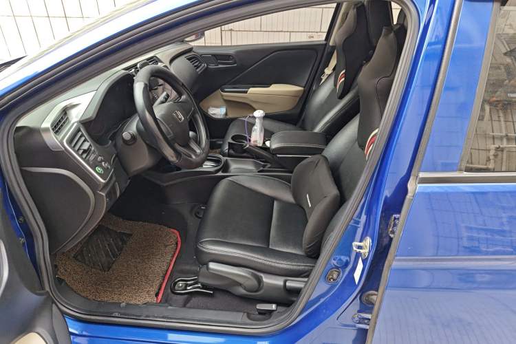 Used Honda City 2015 1.5L CVT Comfort Version Left Front Seat