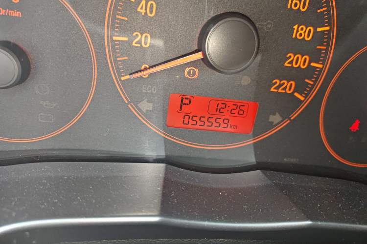 Used Honda City 2015 1.5L CVT Comfort Version Odometer Close Up