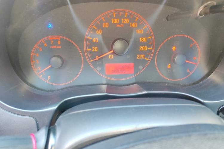 Used Honda City 2015 1.5L manual Comfort version Odometer Close Up