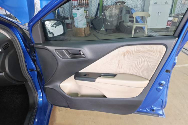 Used Honda City 2015 1.5L CVT Comfort Version Right Front Door Interior