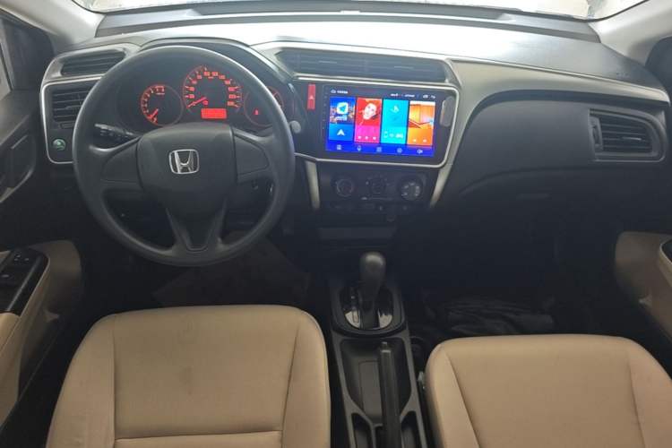 Used Honda City 2015 1.5L CVT Comfort Version Center Console