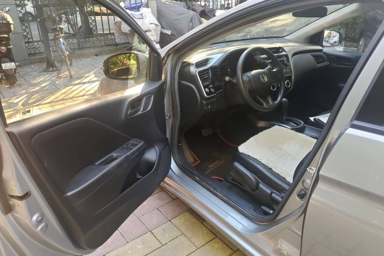 Used Honda City 2015 1.5L CVT Luxury Edition Driver Seat