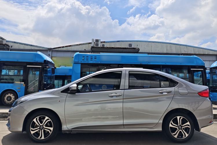Used Honda City 2015 1.5L CVT Comfort Version Exterior 9