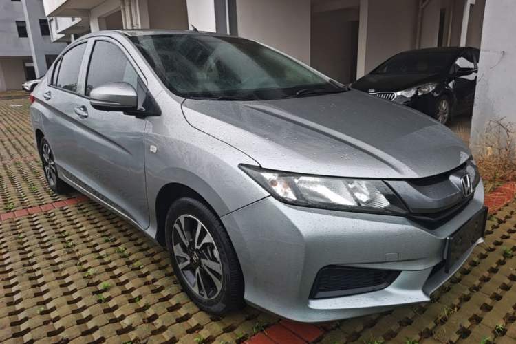 Used Honda City 2015 1.5L CVT Comfort Version Front Right 45 Deg