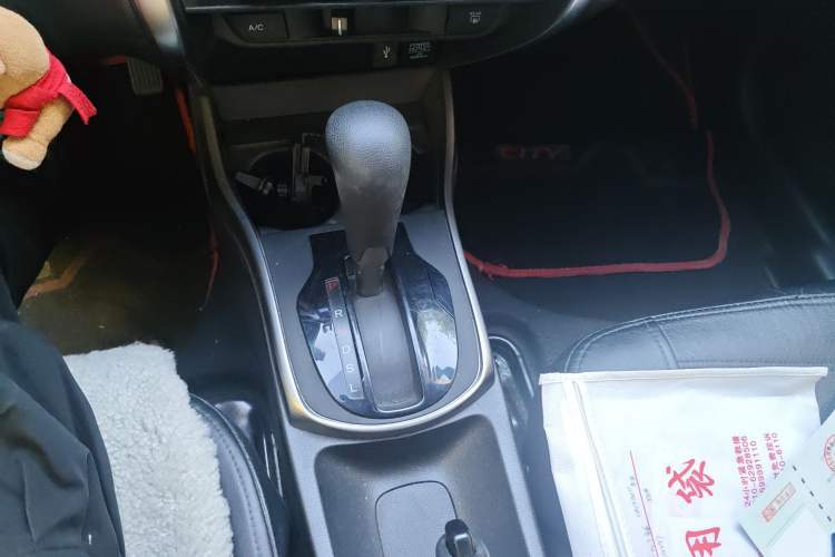 Used Honda City 2015 1.5L CVT Luxury Edition Gear Lever