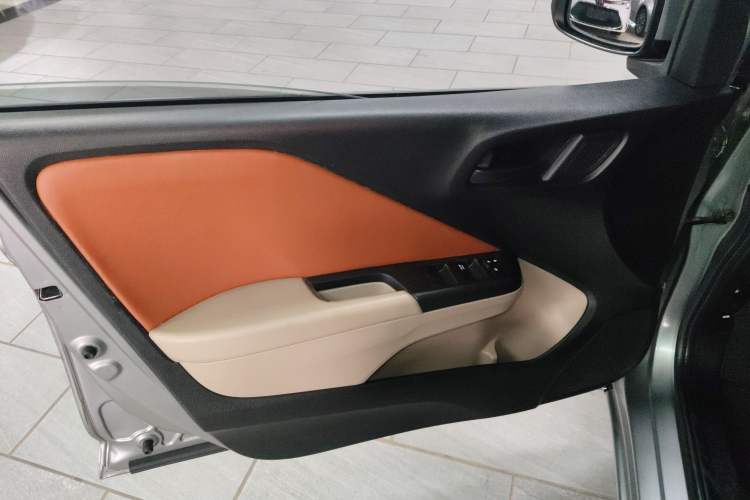 Used Honda City 2015 1.5L CVT Comfort Version Interior 5