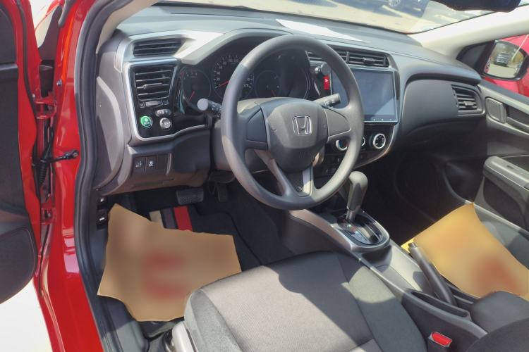 Used Honda City 2015 1.5L CVT Luxury Edition Center Console