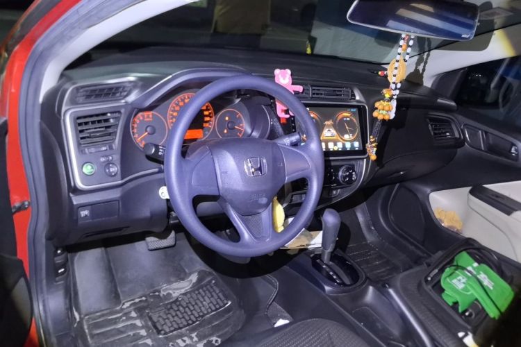 Used Honda City 2015 1.5L CVT Comfort Version Center Console