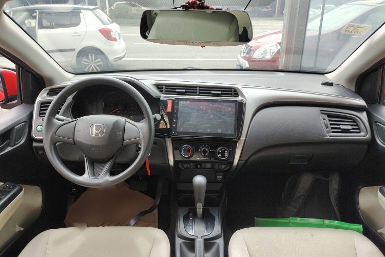 Used Honda City 2015 1.5L CVT Comfort Version Center Console