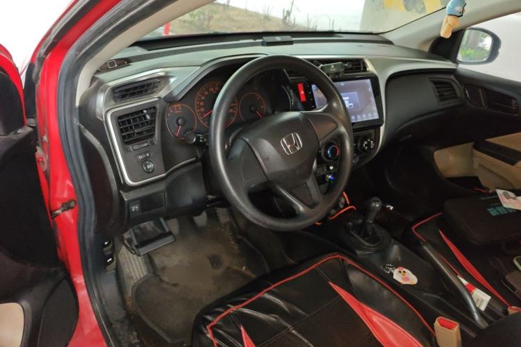 Used Honda City 2015 1.5L manual Comfort version Center Console