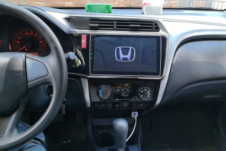 Used Honda City 2015 1.5L CVT Comfort Version Center Console