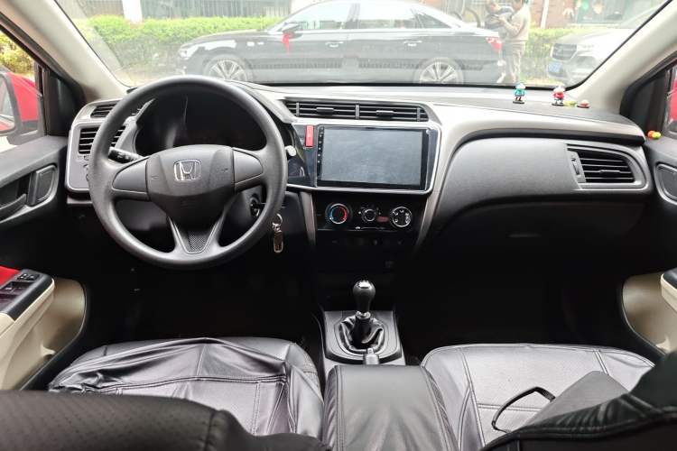 Used Honda City 2015 1.5L manual Comfort version Center Console