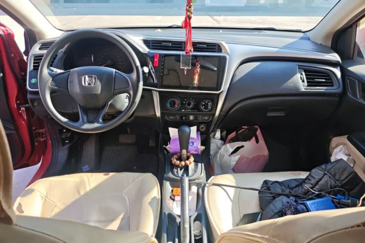 Used Honda City 2015 1.5L CVT Comfort Version Center Console