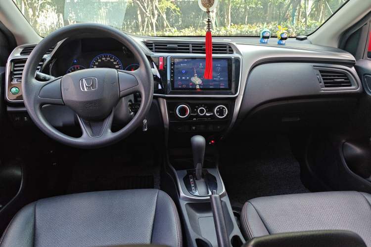 Used Honda City 2015 1.5L CVT Luxury Edition Center Console