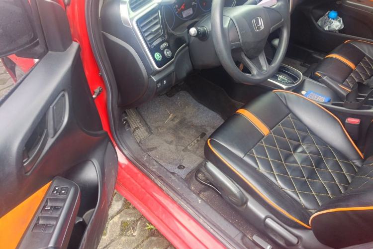 Used Honda City 2015 1.5L CVT Luxury Edition Driver Seat