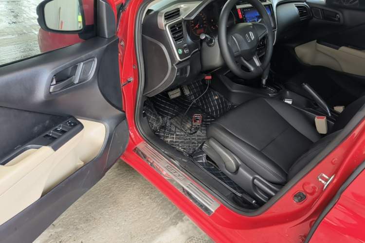 Used Honda City 2015 1.5L CVT Comfort Version Driver Seat