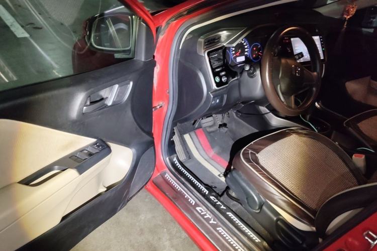 Used Honda City 2015 1.5L CVT Luxury Edition Driver Seat