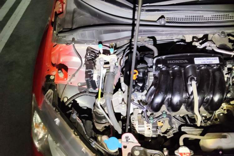 Used Honda City 2015 1.5L CVT Luxury Edition Engine Bay Right