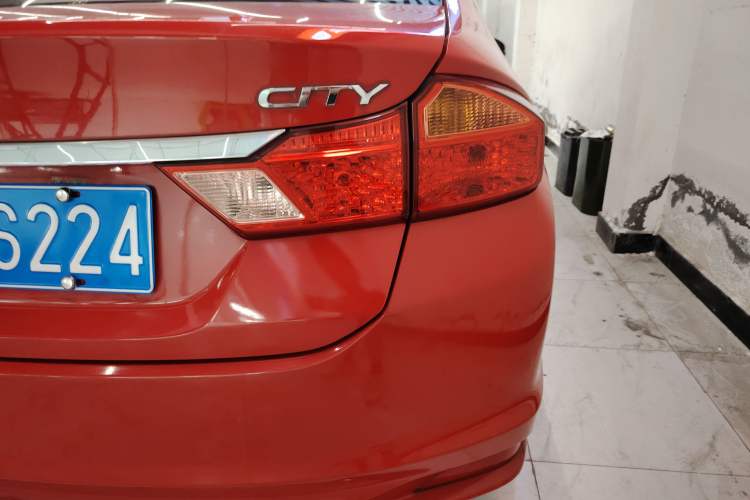 Used Honda City 2015 1.5L CVT Luxury Edition Exterior 6