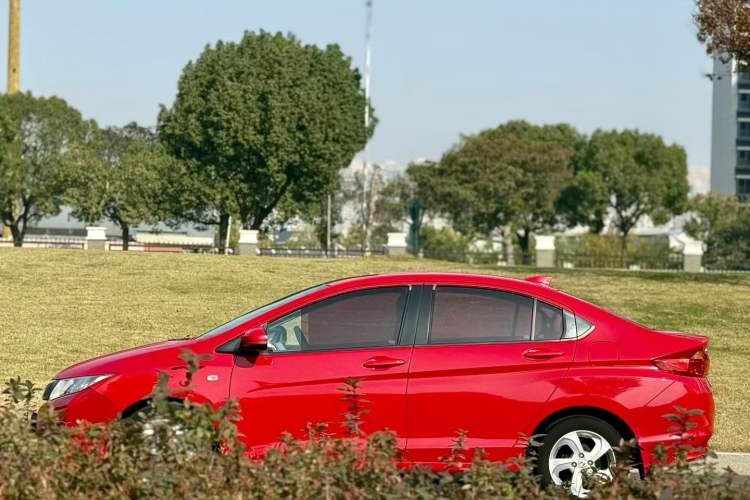 Used Honda City 2015 1.5L CVT Luxury Edition Exterior 8