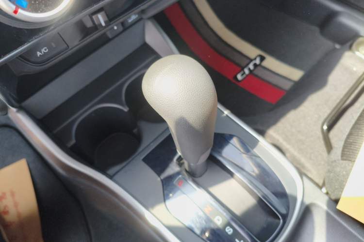 Used Honda City 2015 1.5L CVT Luxury Edition Gear Lever