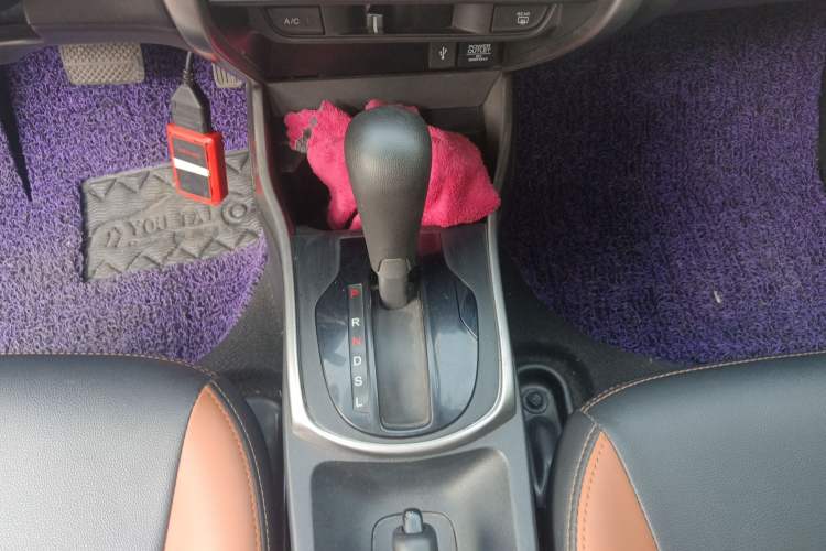 Used Honda City 2015 1.5L CVT Luxury Edition Gear Lever
