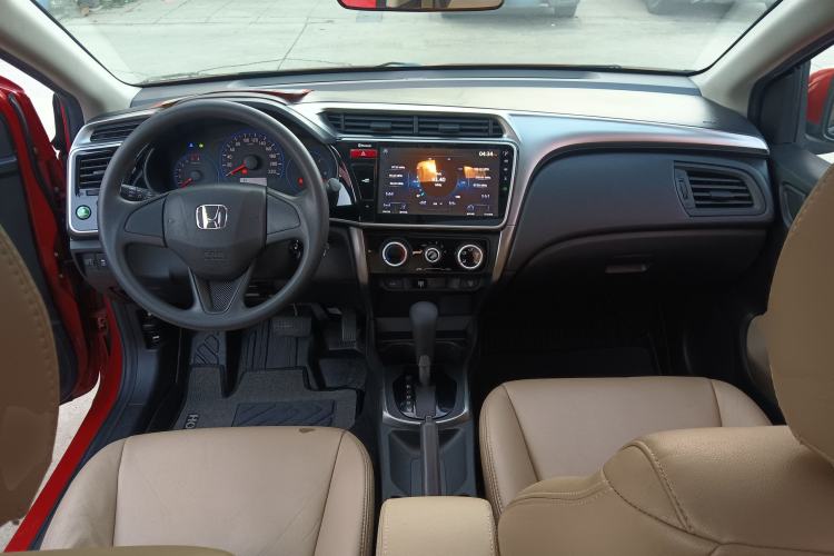 Used Honda City 2015 1.5L CVT Luxury Edition Interior 2