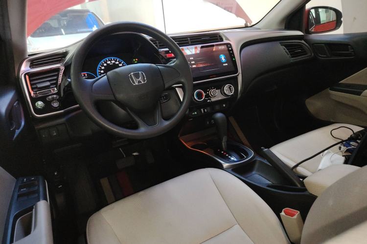 Used Honda City 2015 1.5L CVT Luxury Edition Interior 2