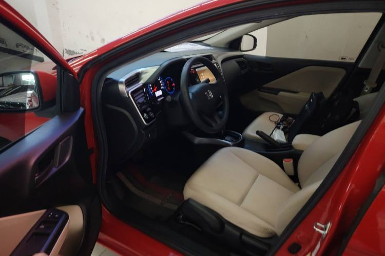 Used Honda City 2015 1.5L CVT Luxury Edition Interior 3