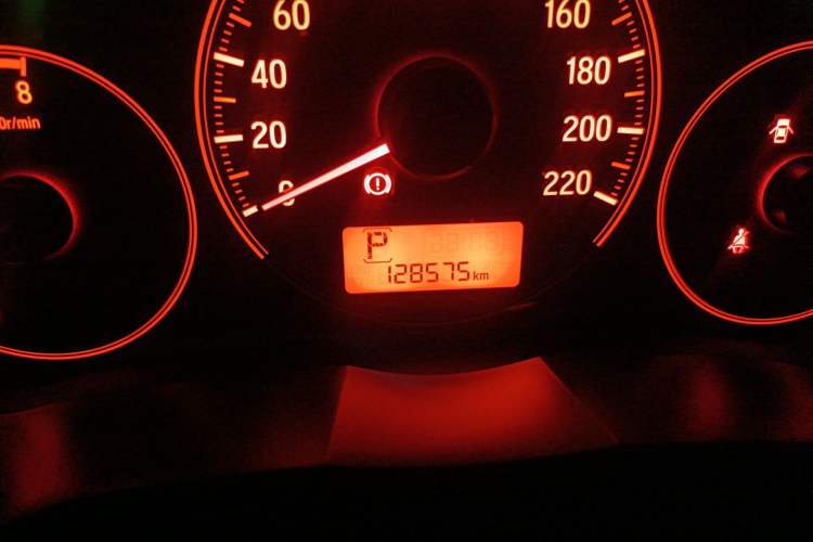 Used Honda City 2015 1.5L CVT Comfort Version Odometer Close Up