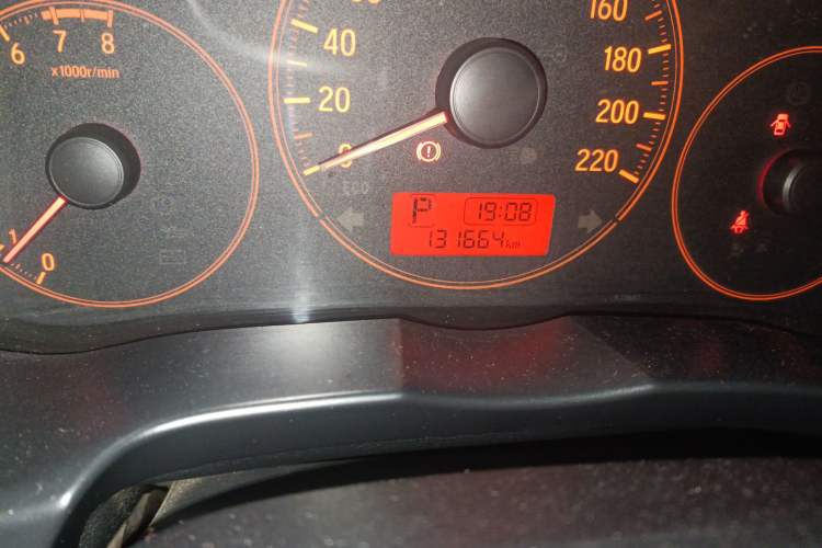 Used Honda City 2015 1.5L CVT Comfort Version Odometer Close Up