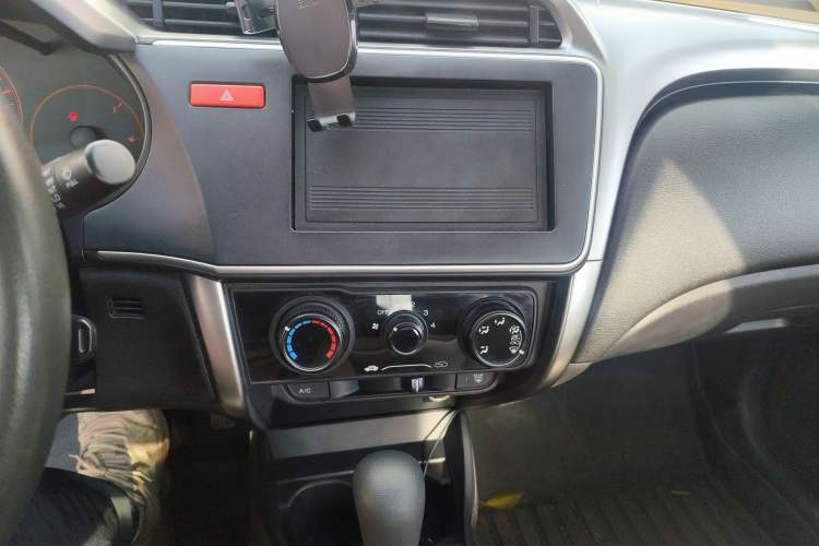 Used Honda City 2015 1.5L CVT Comfort Version Audio And AC Panel