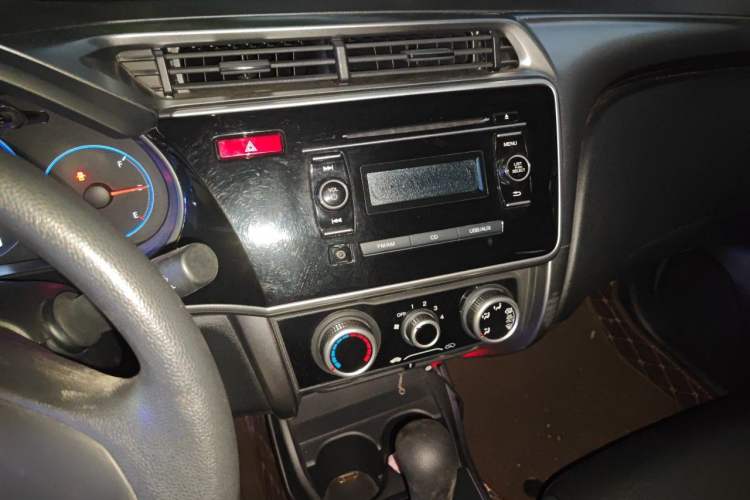 Used Honda City 2015 1.5L CVT Luxury Edition Audio And AC Panel