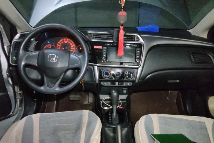 Used Honda City 2015 1.5L CVT Comfort Version Center Console