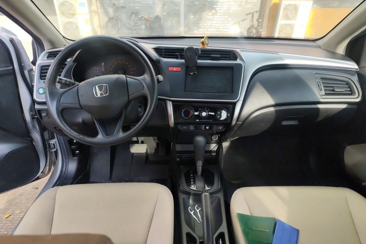 Used Honda City 2015 1.5L CVT Comfort Version Center Console
