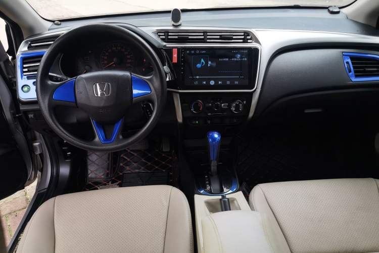 Used Honda City 2015 1.5L CVT Comfort Version Center Console