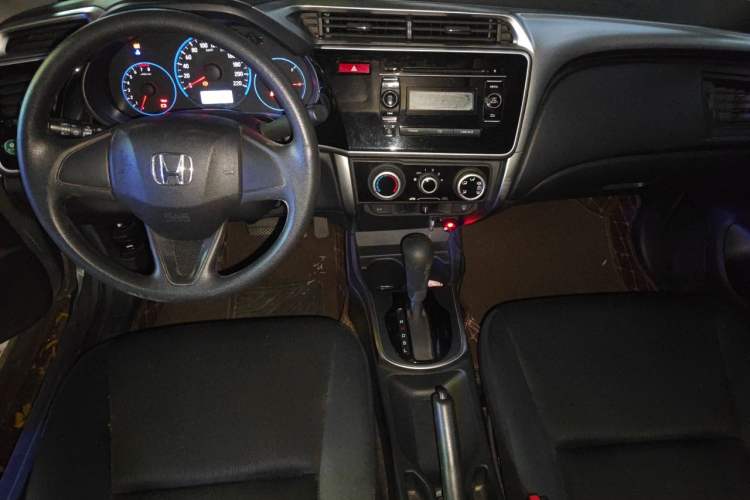Used Honda City 2015 1.5L CVT Luxury Edition Center Console