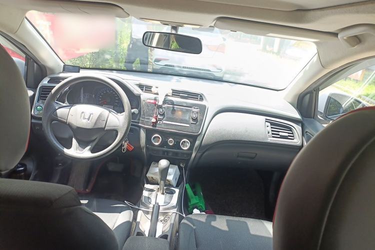 Used Honda City 2015 1.5L CVT Luxury Edition Center Console