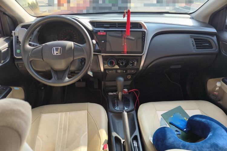 Used Honda City 2015 1.5L CVT Comfort Version Center Console
